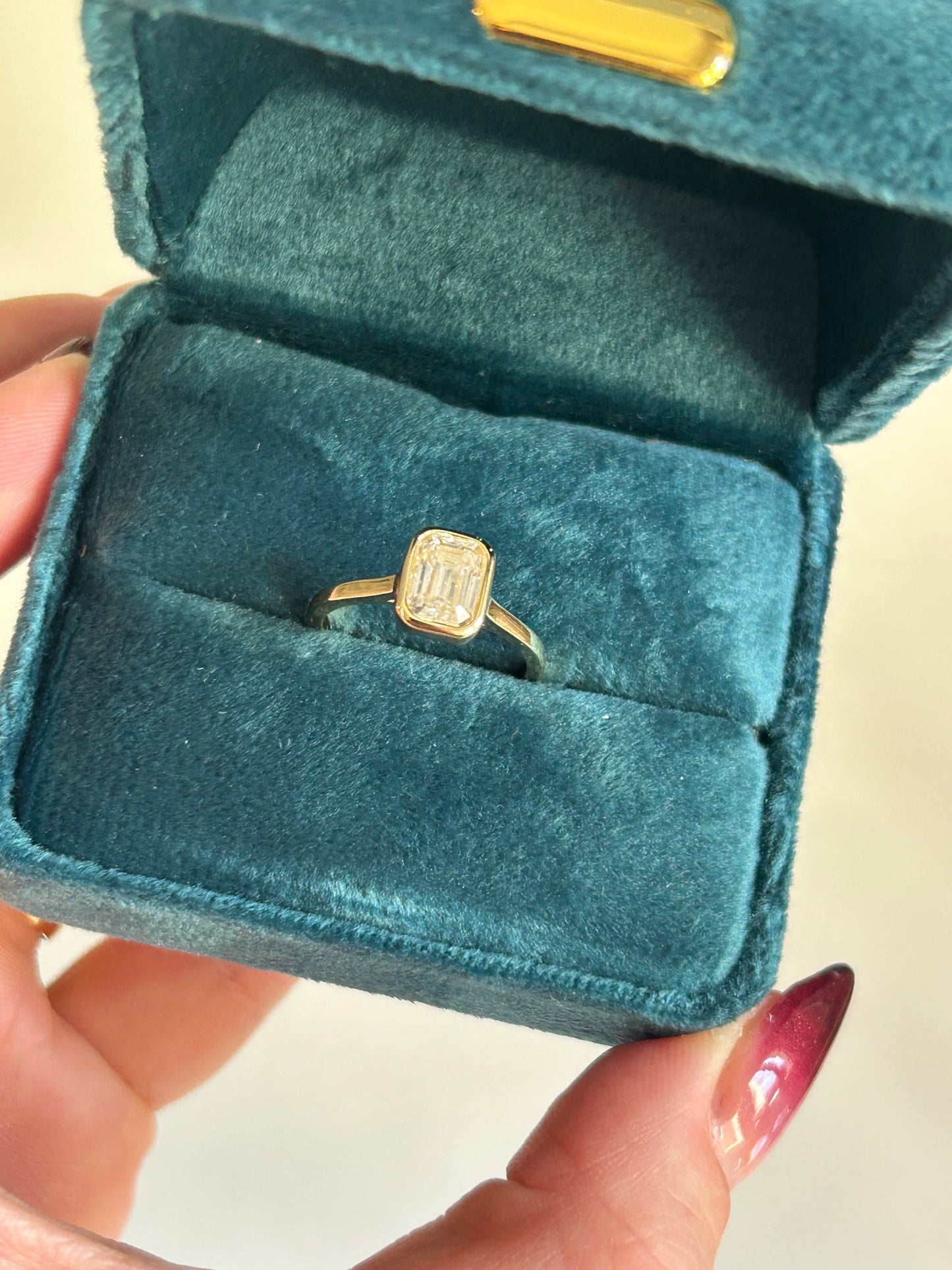 Moissanit Ring - Rectangle Radiant Cut - Bezel - VORBESTELLUNG